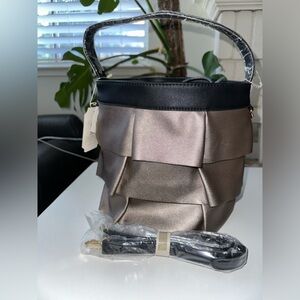 Handbag Republic bucket bag metallic and black